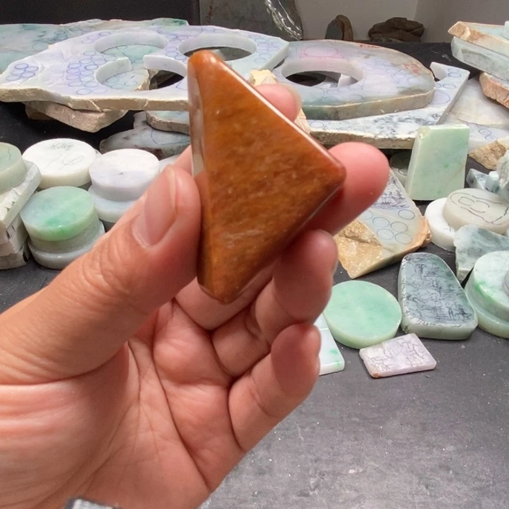 翡翠配石天然缅甸翡翠玉石