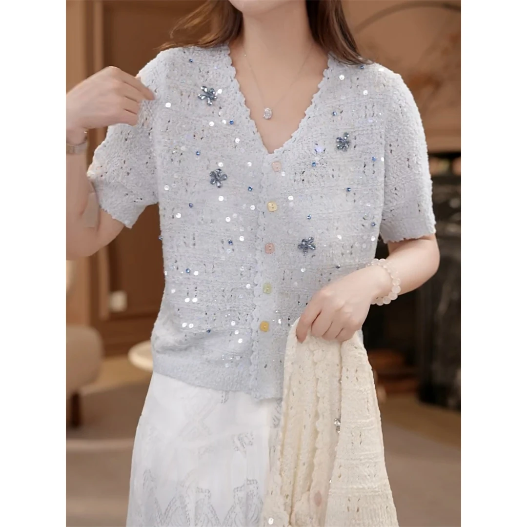 时尚镂空设计感V领彩扣短款T恤重工亮片宽松冰感减龄针织衫上衣薄