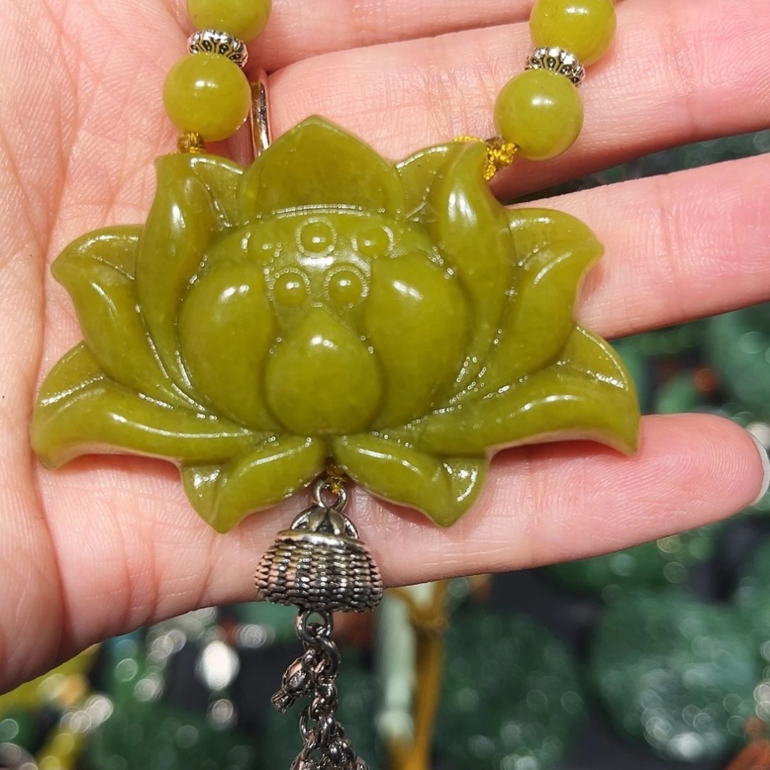 颈饰未镶嵌和田玉（糖玉）