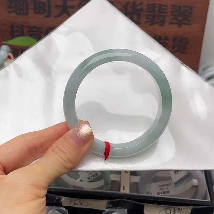 翡翠未镶嵌手镯56.6正圈