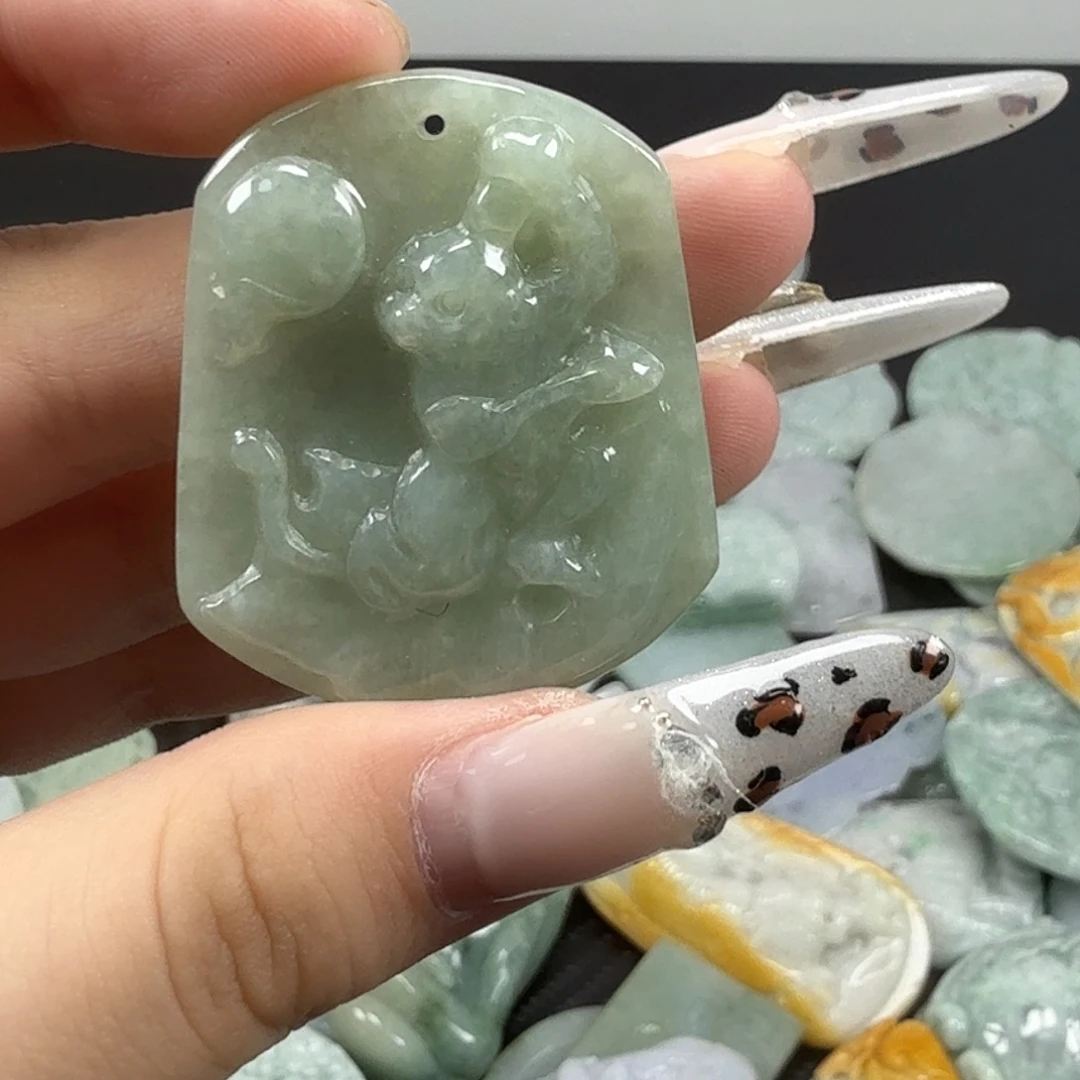 翡翠未镶嵌颈饰翡翠