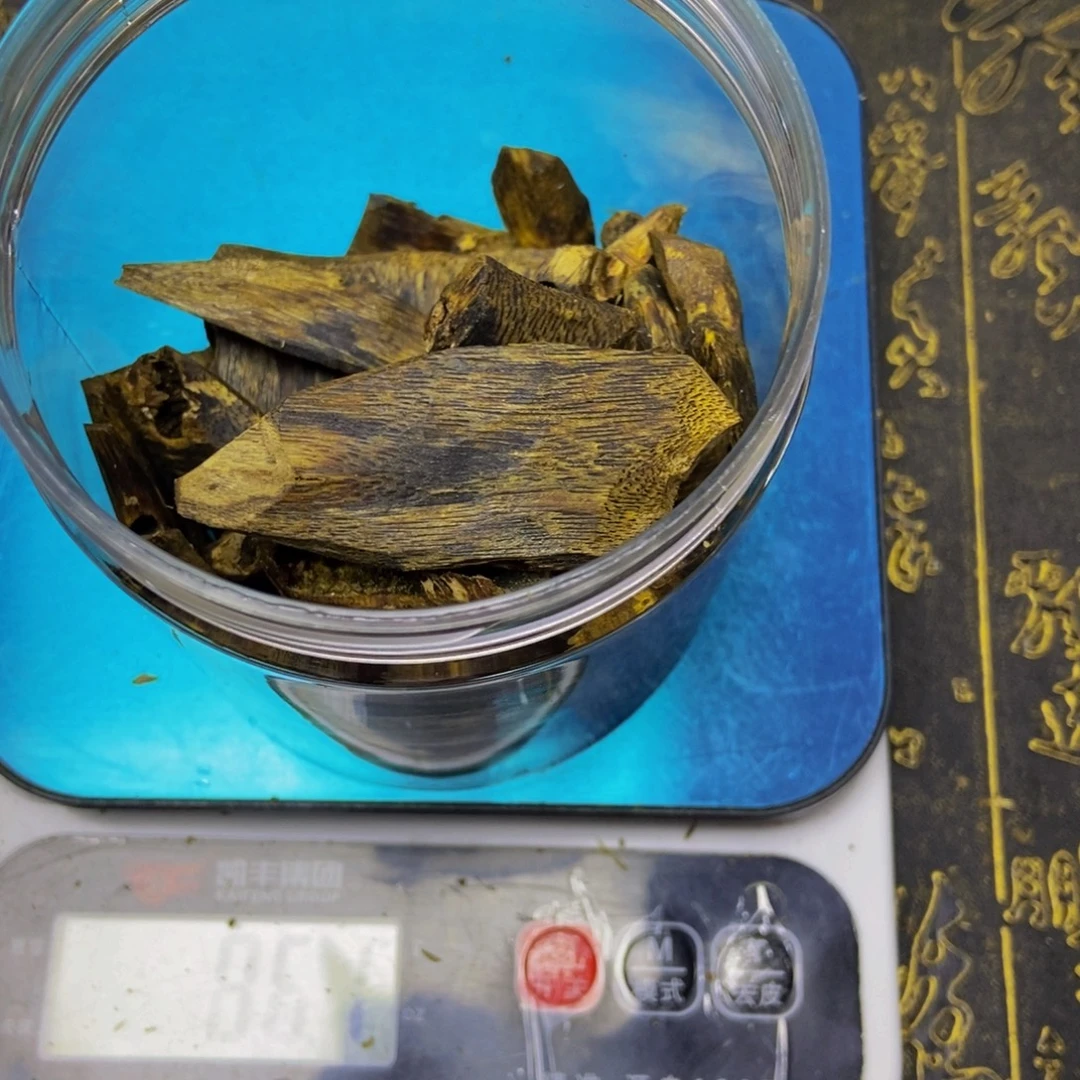 金***菜沉香碎屑沉香糖结金丝油块料1年6月86克