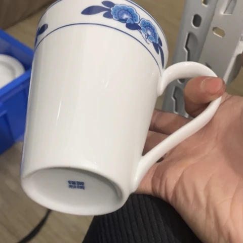 景德镇陶瓷双蕾花马克杯高岭土釉下彩