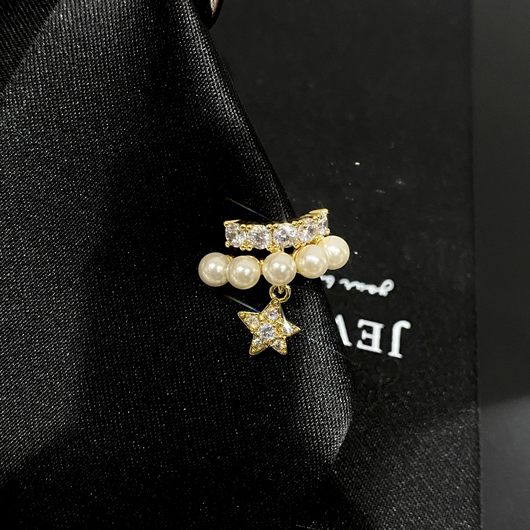 铜合金仿珍珠耳饰 星星珍珠高级感气质轻奢小众设计耳骨夹MM60