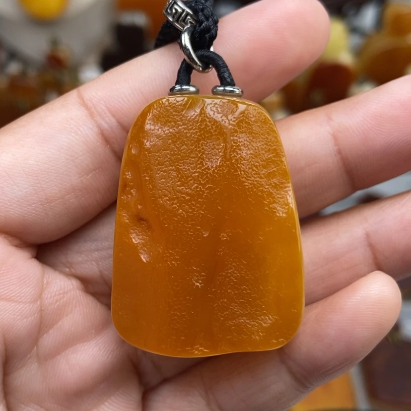 【闪购商品】琥珀颈饰未镶嵌