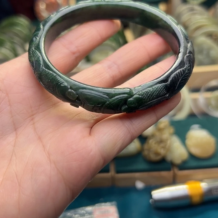 和田玉手镯未镶嵌66.4圈围3718