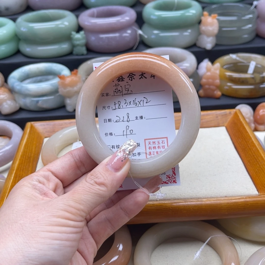 石英质玉我未镶嵌萌**?