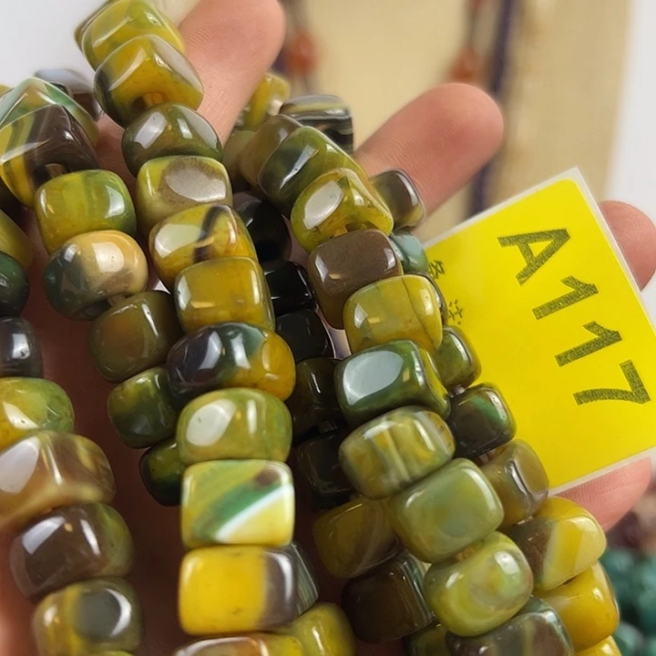 舵***手玛瑙/玉髓颈饰未镶嵌