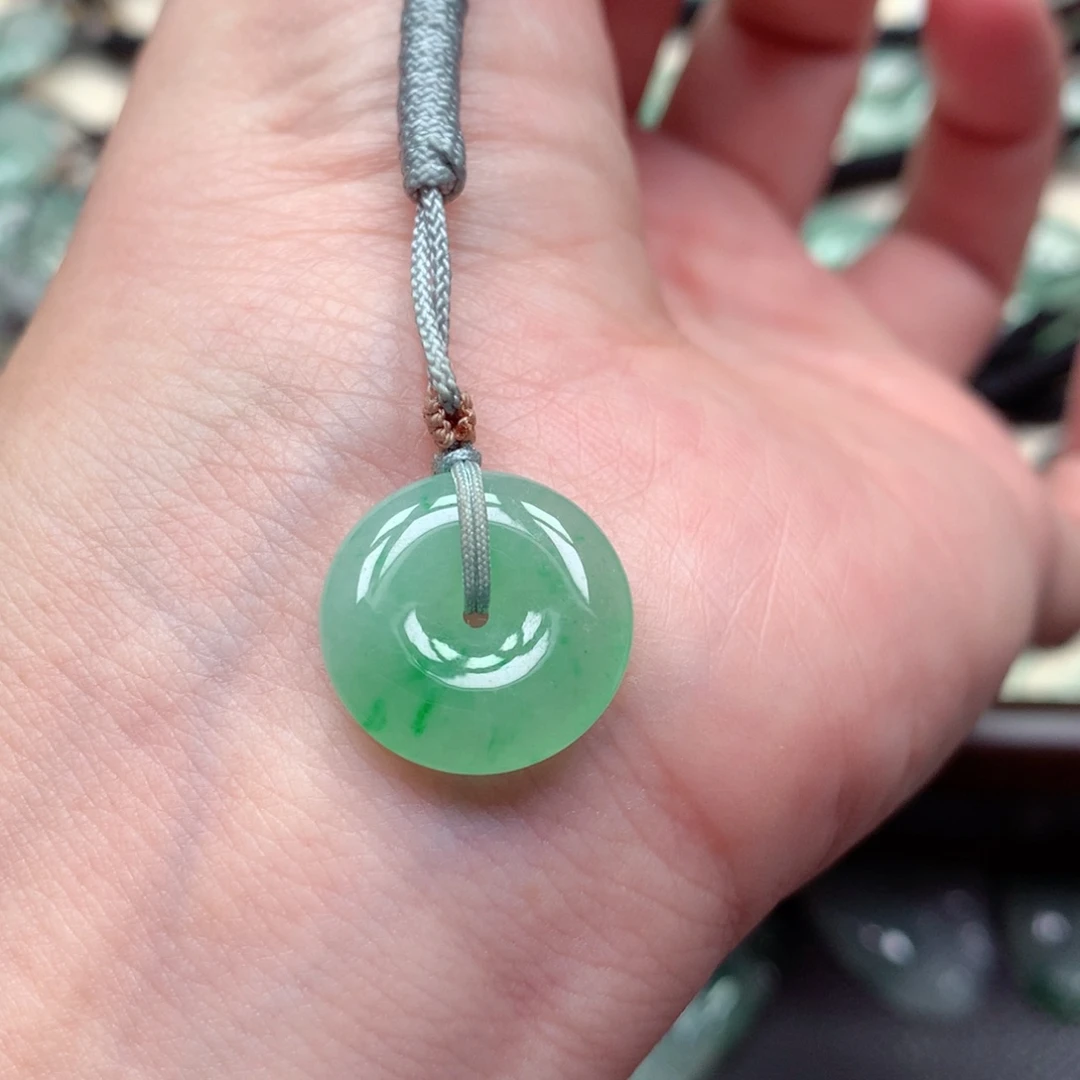 翡翠未镶嵌颈饰扣子