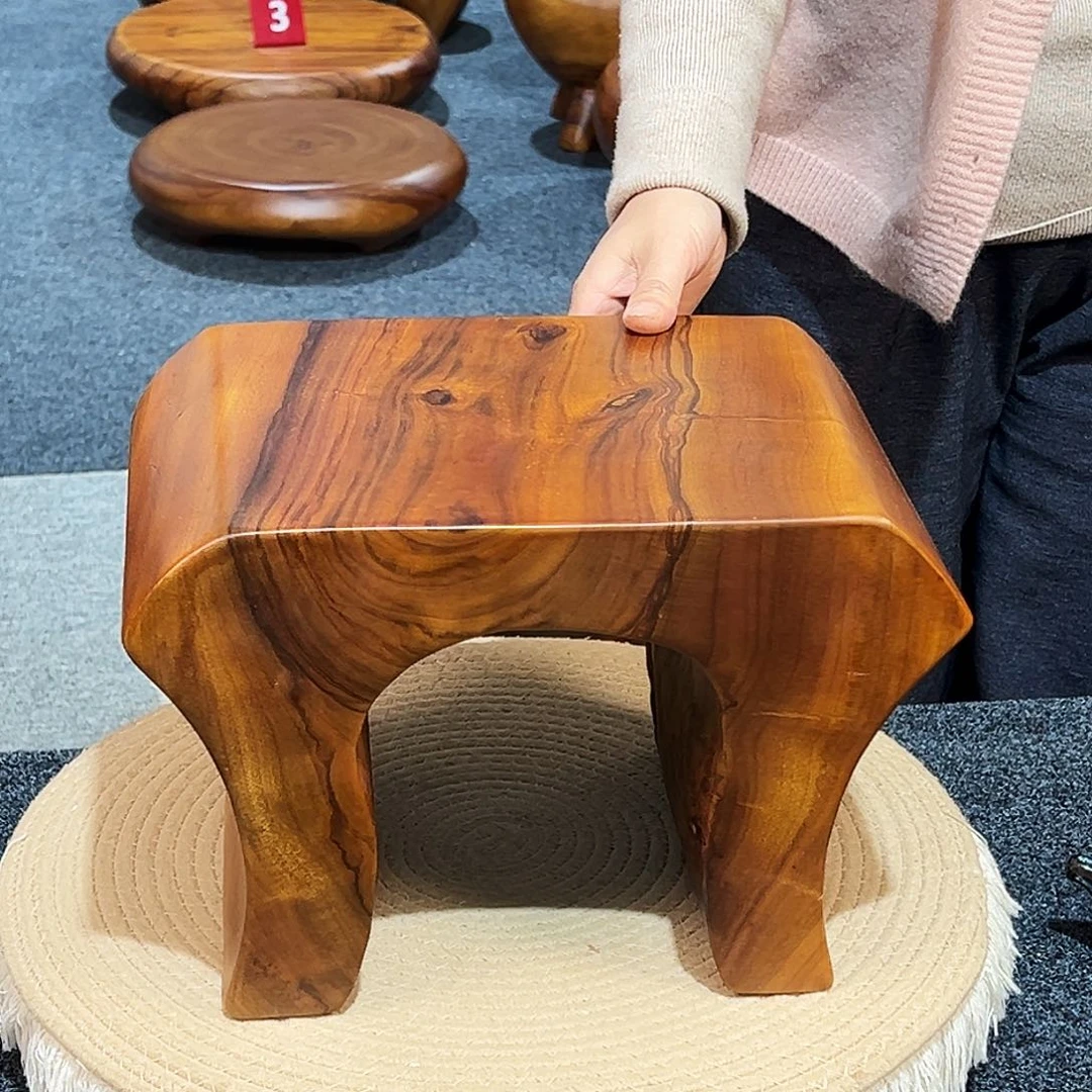 26 号香樟木尺寸：33-22-22cm