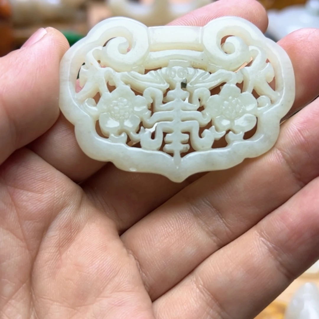 【闪购商品】蛇纹石玉颈饰未镶嵌