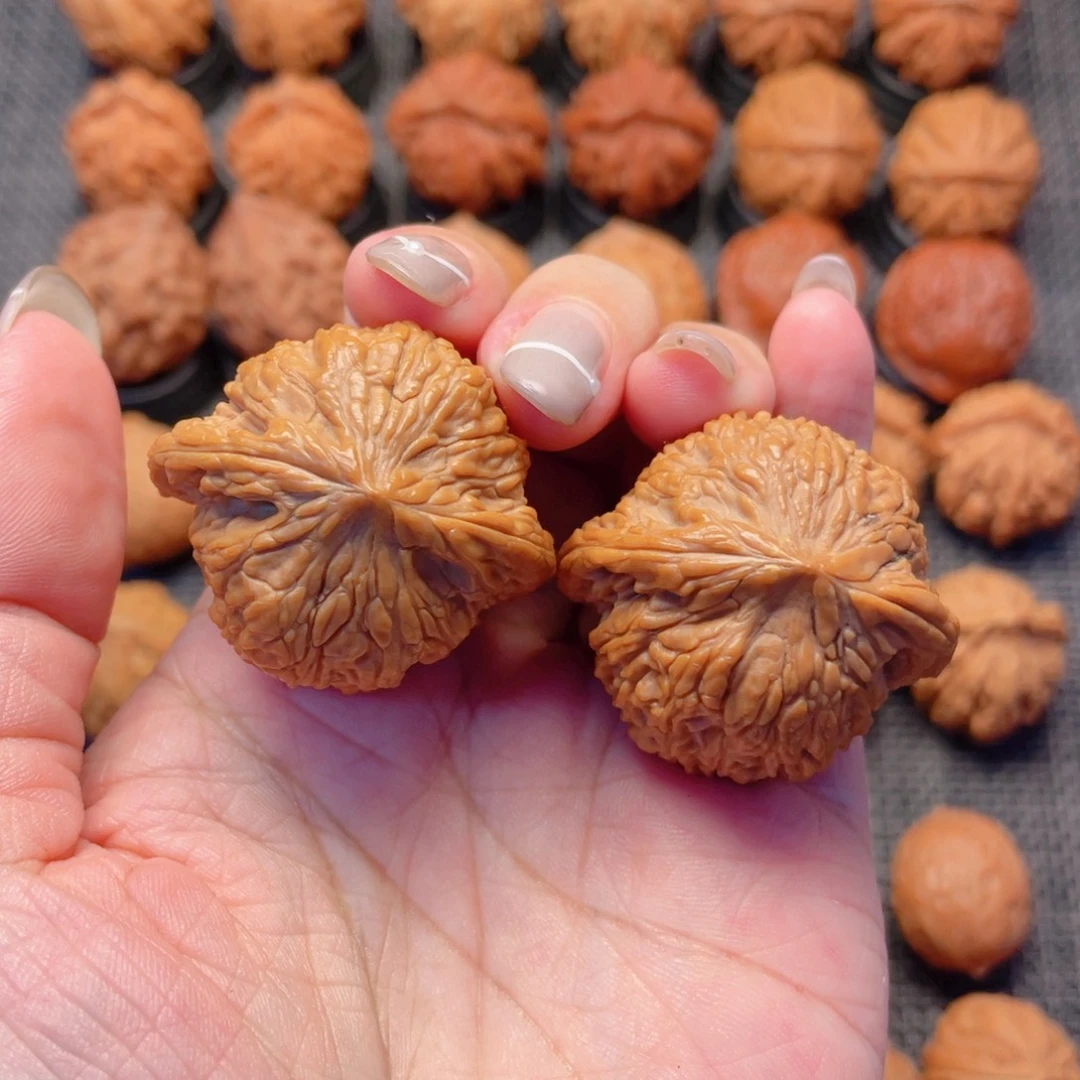 高***作文玩核桃把件红宝石