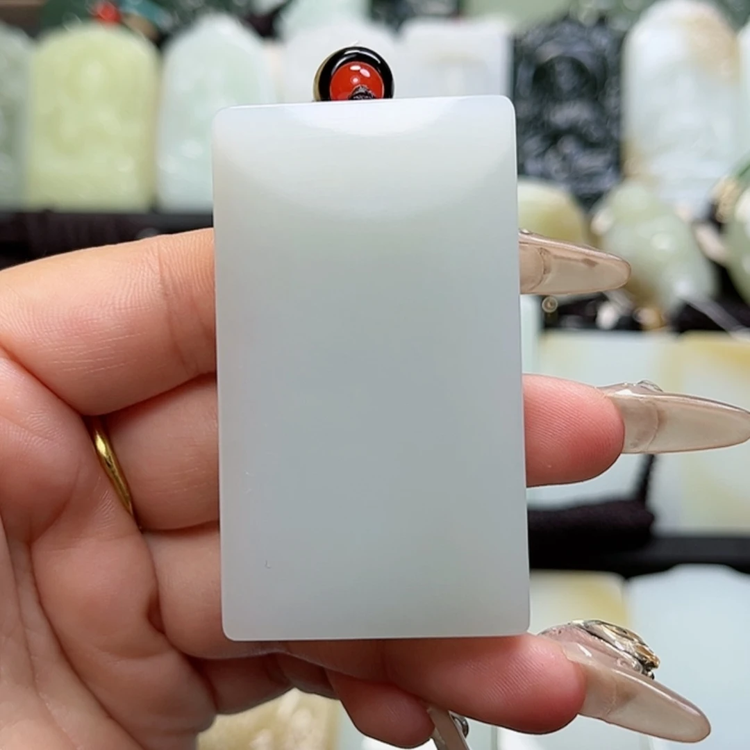【闪购商品】颈饰未镶嵌和田玉三*