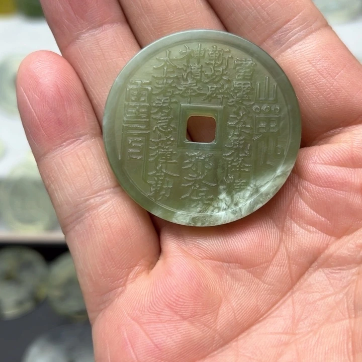 蛇纹石玉颈饰未镶嵌尼****森