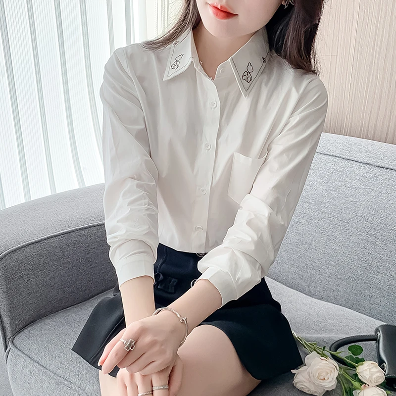 2025年春秋季新款气质显瘦宽松刺绣棉布衬衫洋气减龄百搭长袖衬衣