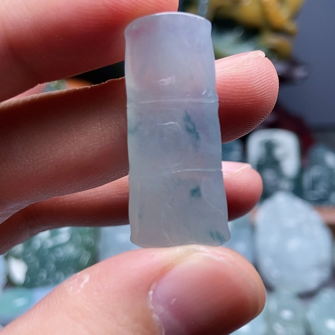 翡翠未镶嵌颈饰冰飘花竹节