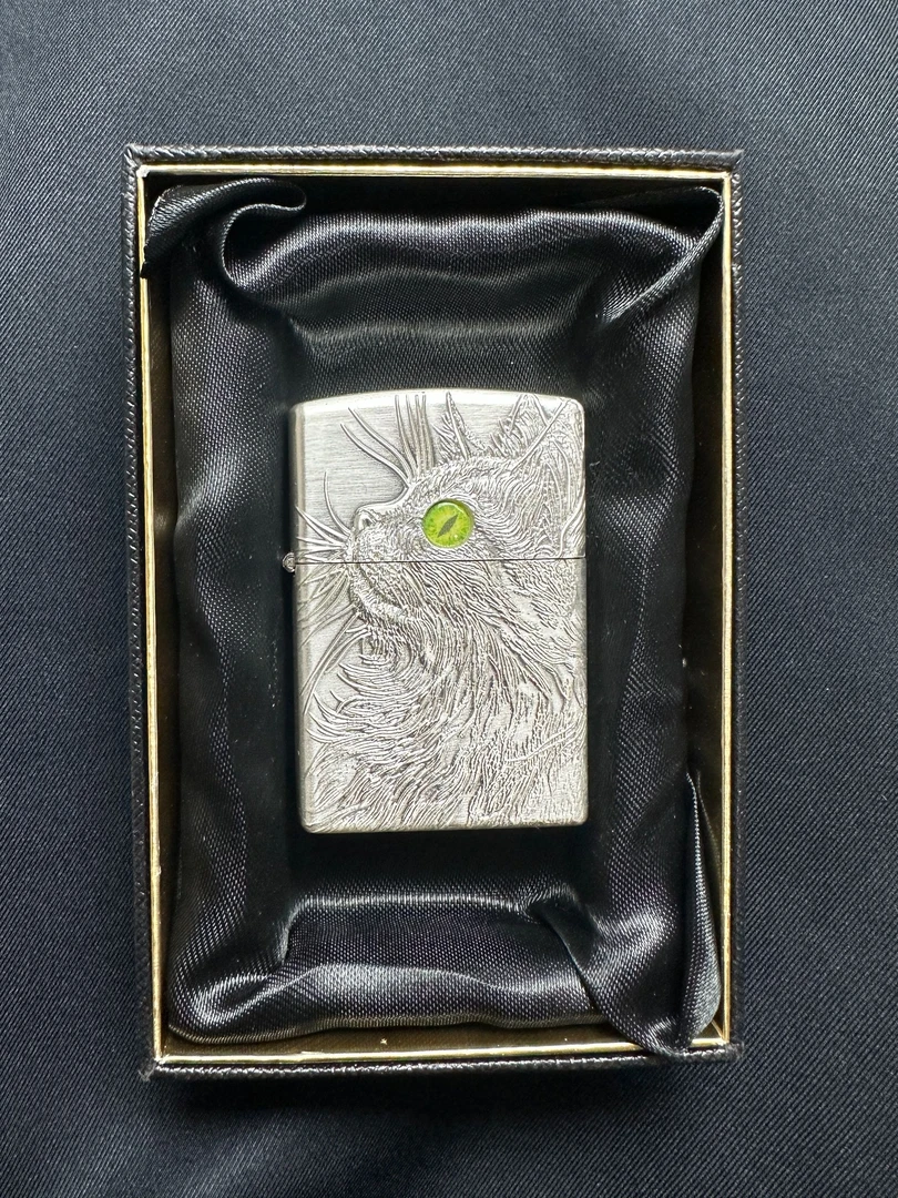 夜光仰望星空的猫煤油打火机银色（需自行加油）