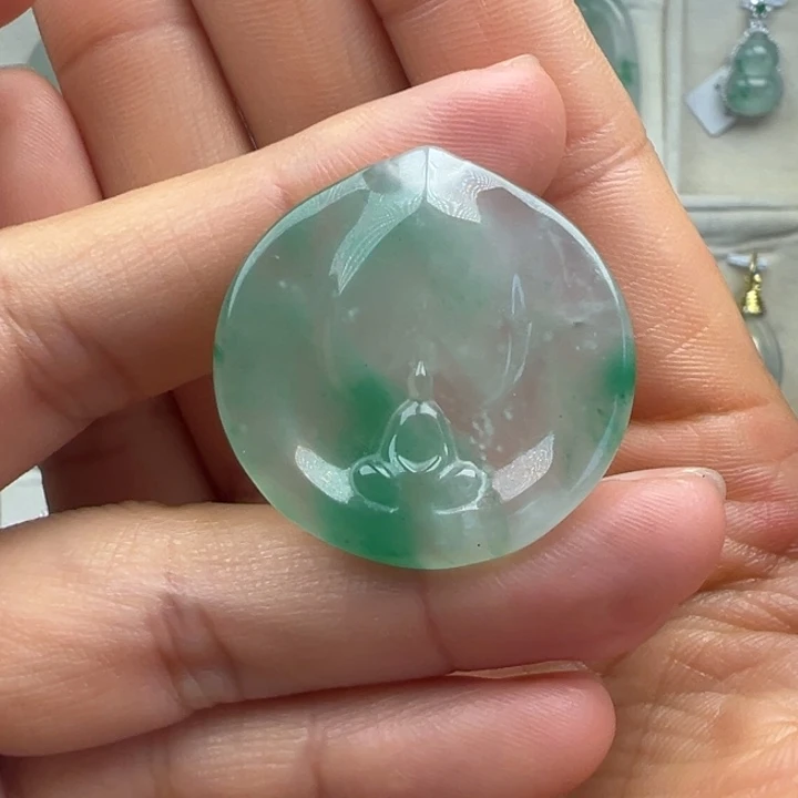 石英质玉未镶嵌颈饰