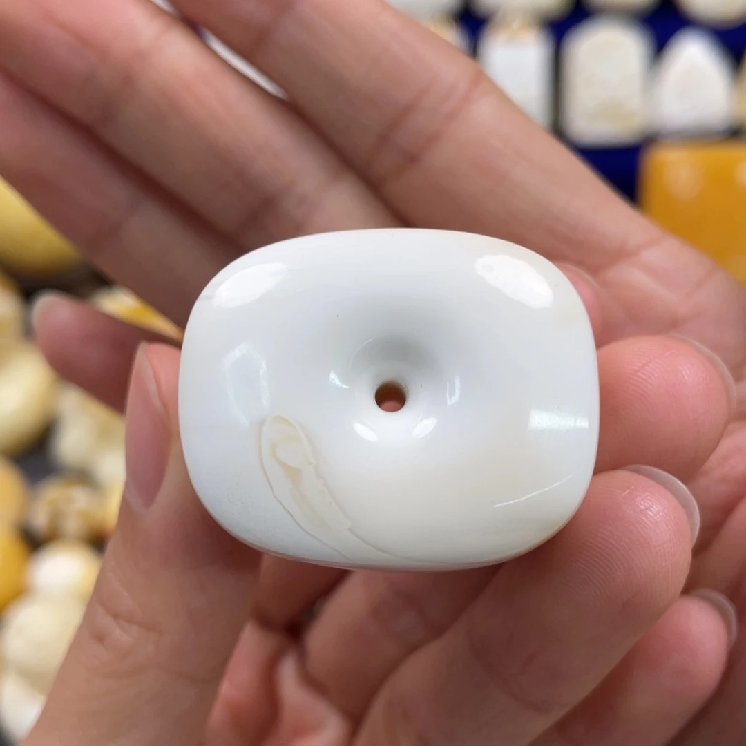 蜜蜡裸石未镶嵌琥珀蜜蜡扣子