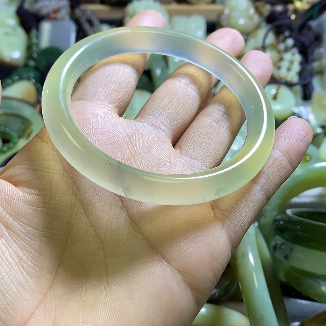 未镶嵌岫玉手镯60口径