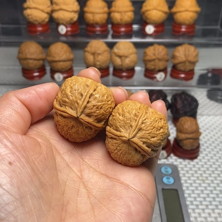 文玩核桃把件13铁三棱