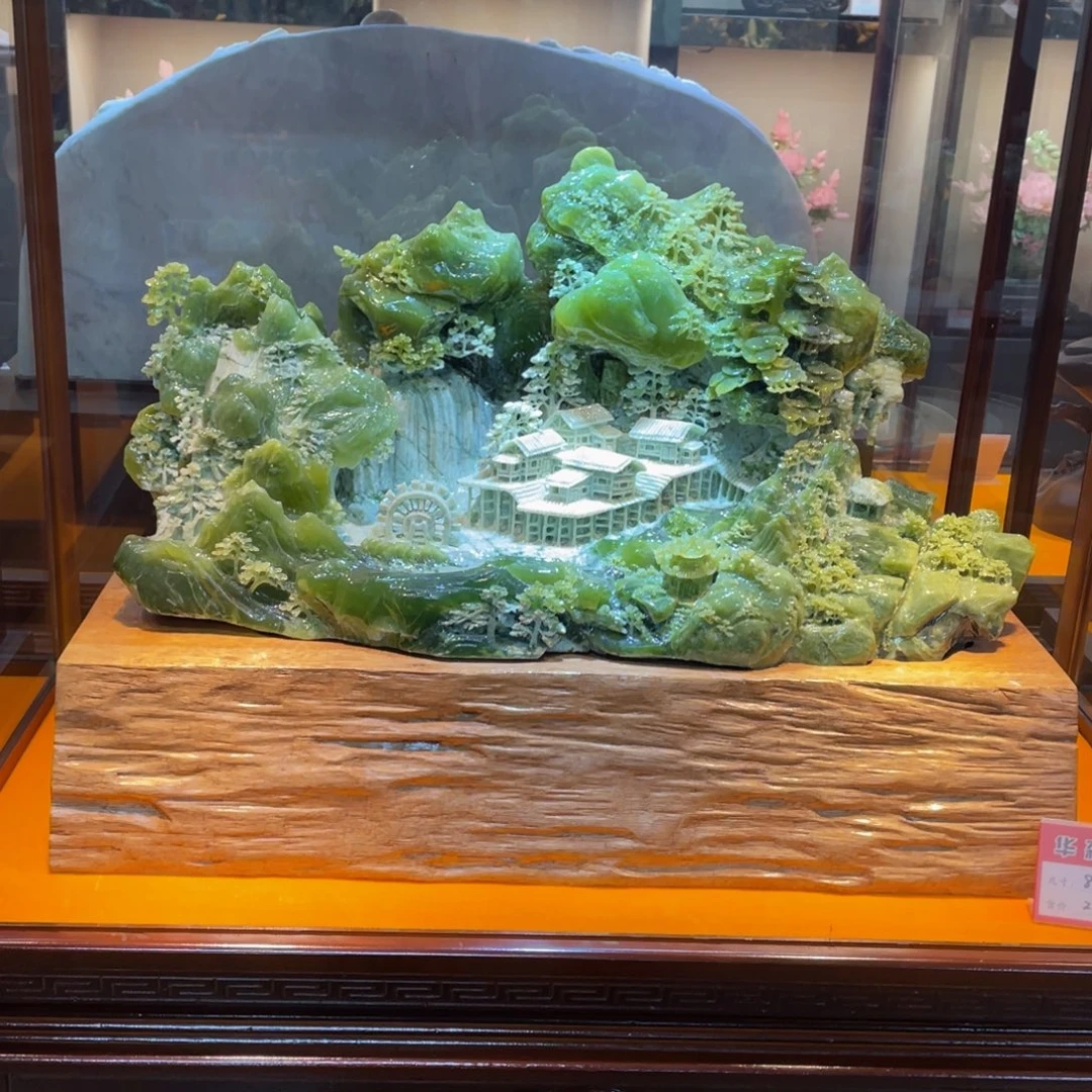 蛇纹石玉未镶嵌摆件