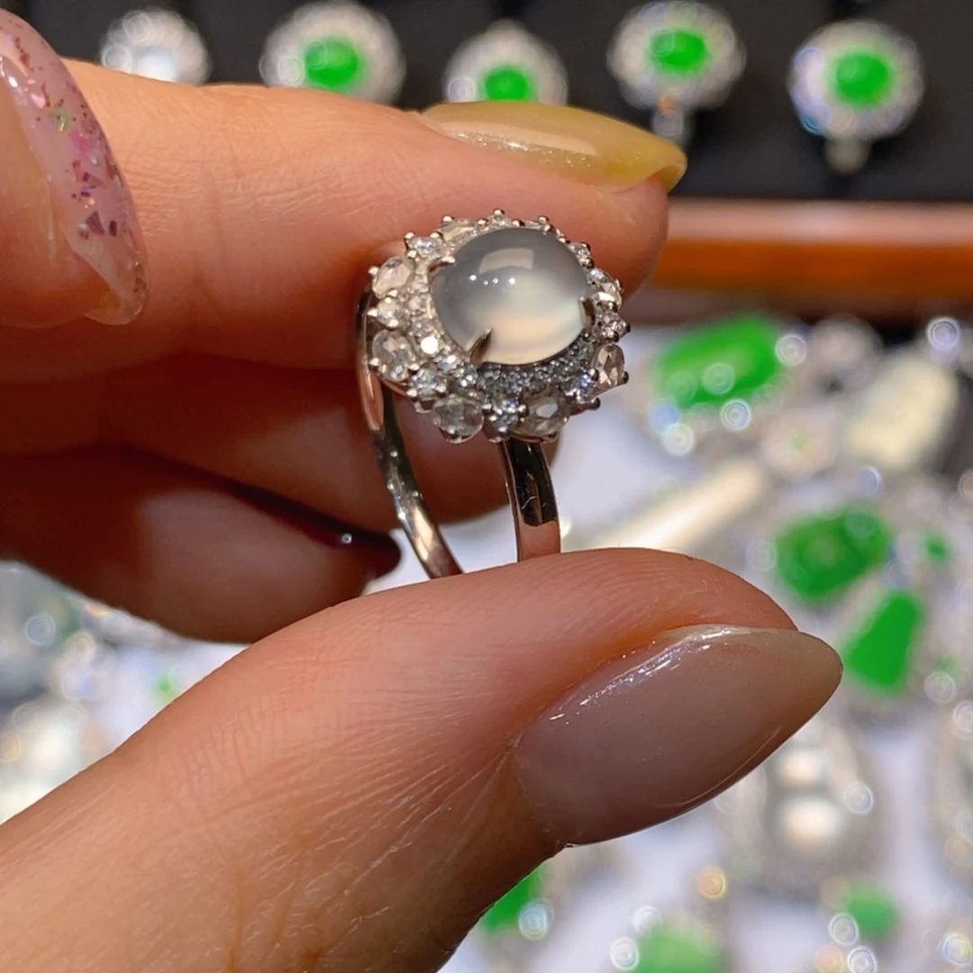 翡翠18K金镶嵌戒指