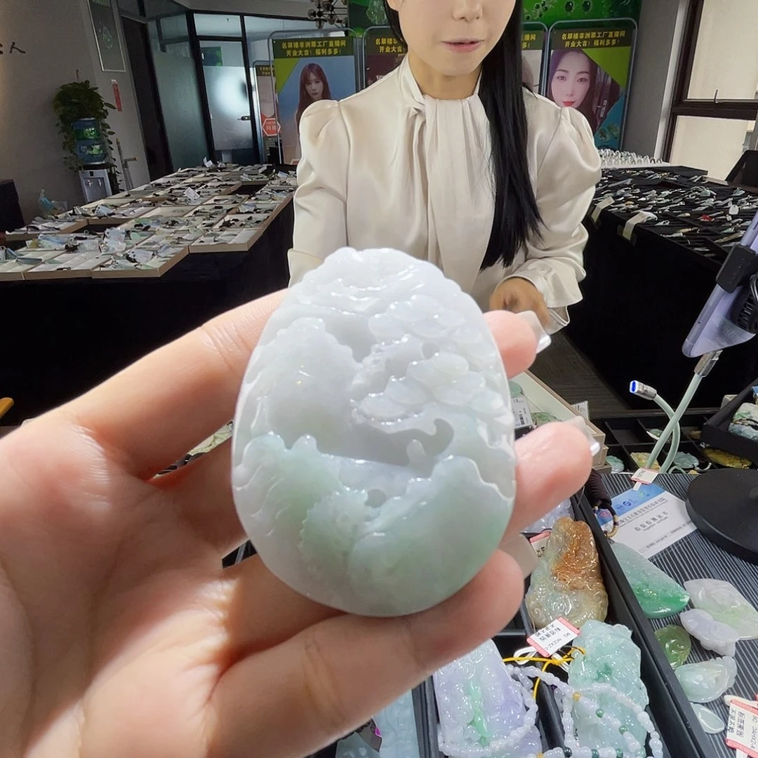 颈饰未镶嵌翡翠一个
