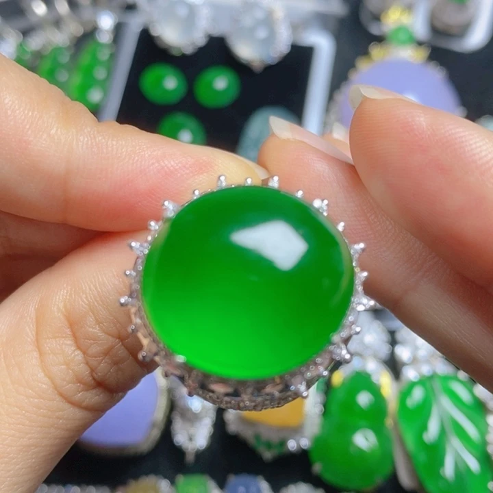 翡翠未镶嵌挂件蛋面