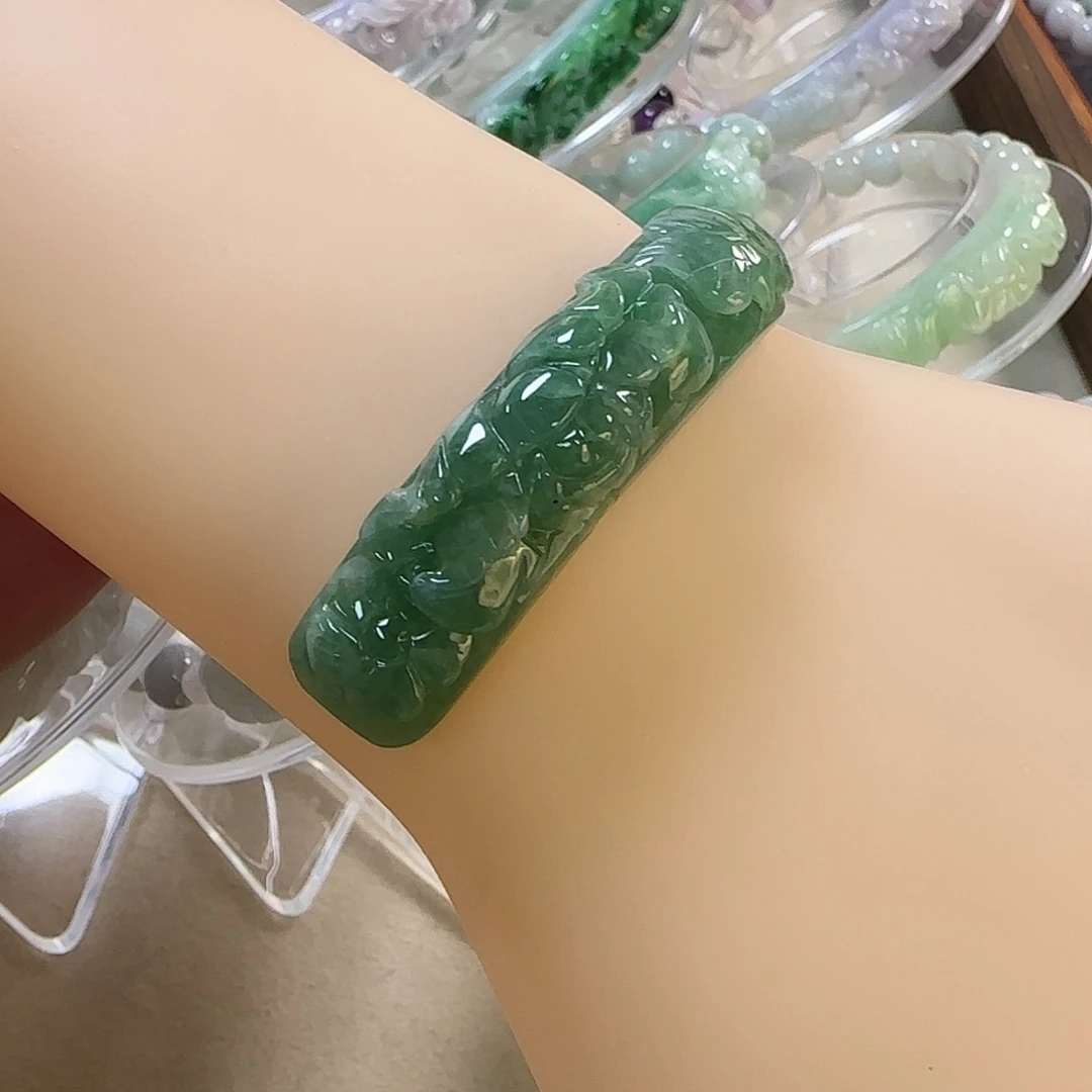 颈饰未镶嵌翡翠手牌