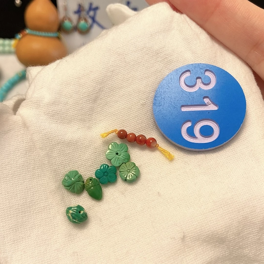 南红玛瑙未镶嵌珠宝奇石