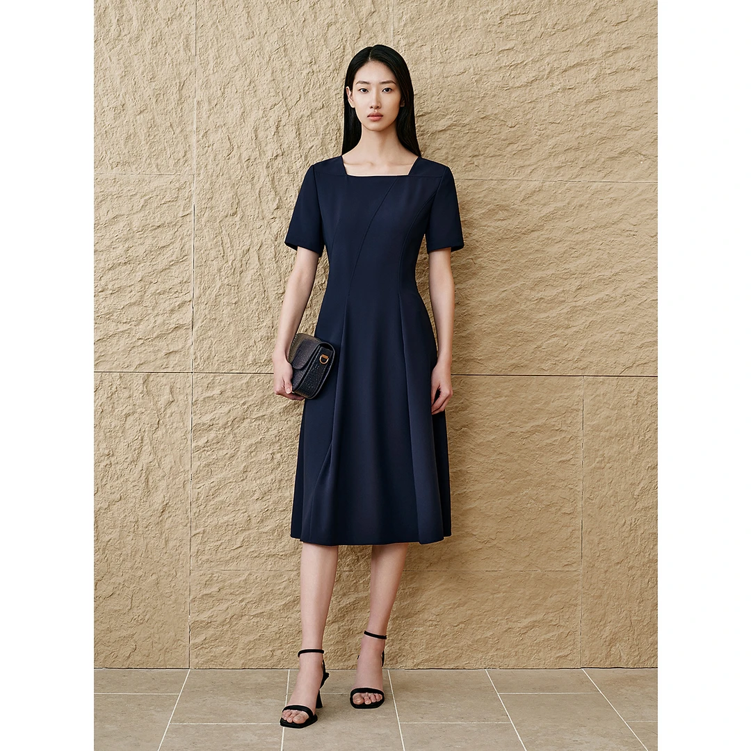 INSUN恩裳专选2025夏季三醋酸收腰伞摆法式连衣裙9C65205130