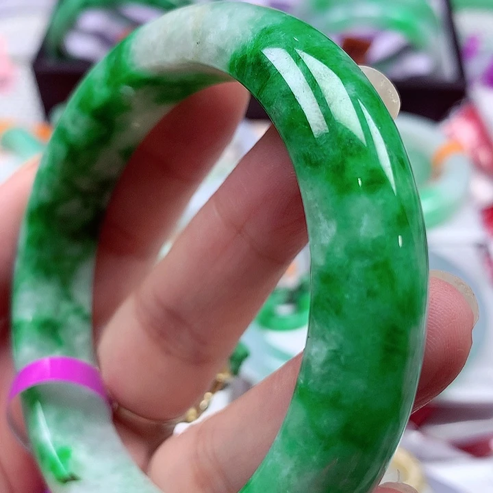 翡翠未镶嵌手镯翡翠