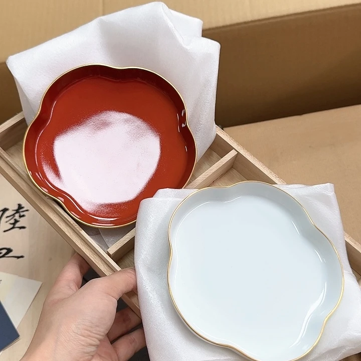 精品瓷器。