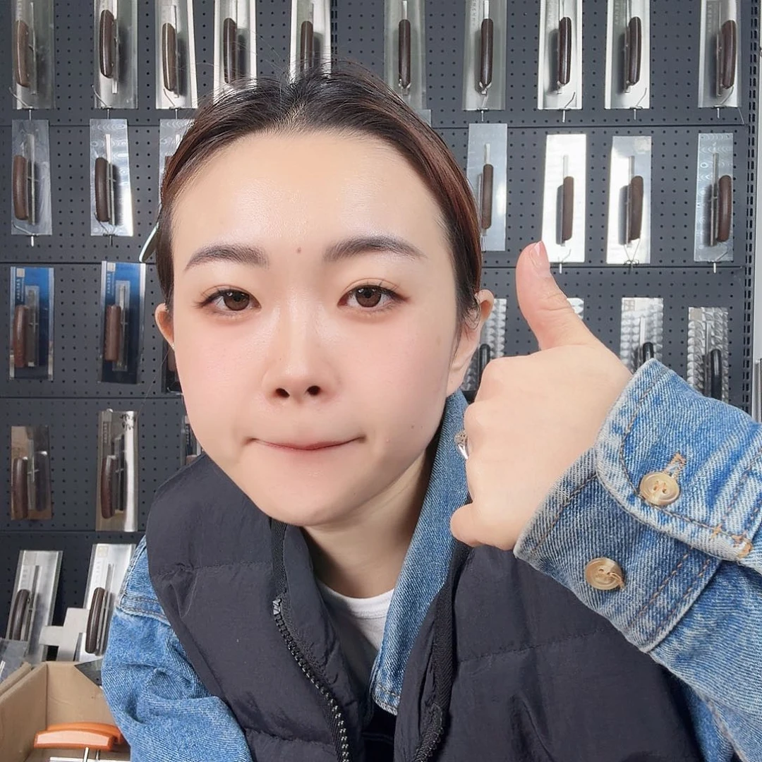 莫***有27.85.92一体油工抹子一个