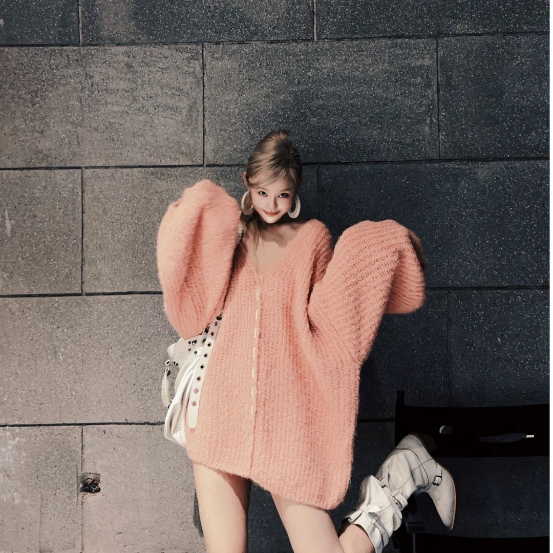 洪小妍自留  手工时尚宽松缝线松松软软粉 灰色大毛衣