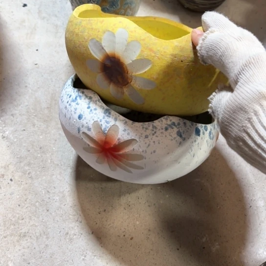 罐默认微瑕，有孔编号18-309