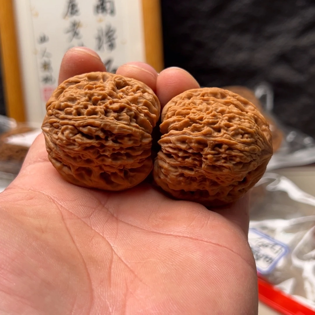好***林把件文玩核桃南疆42黄线