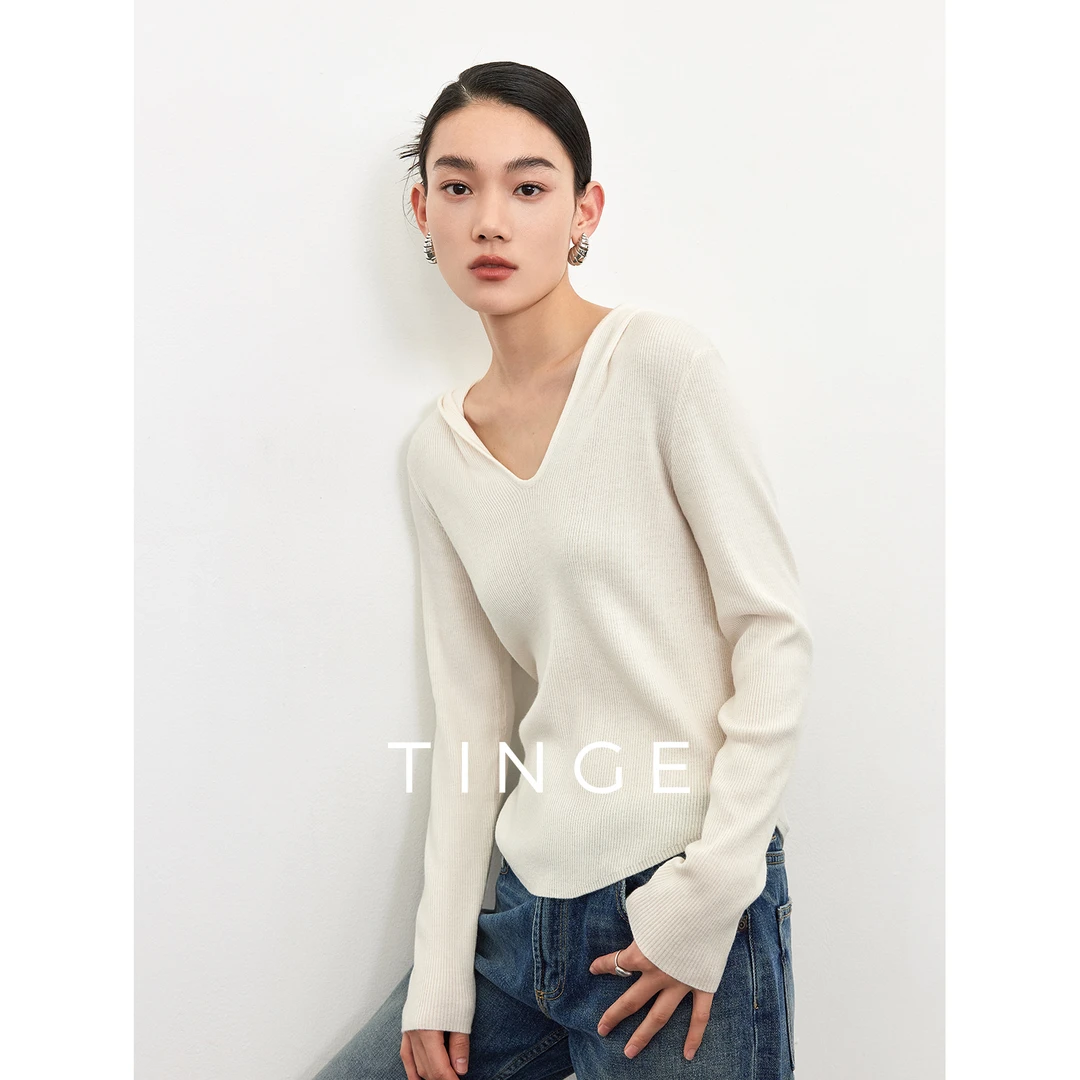 TINGE贴己V领连帽设计感衣显针织衫