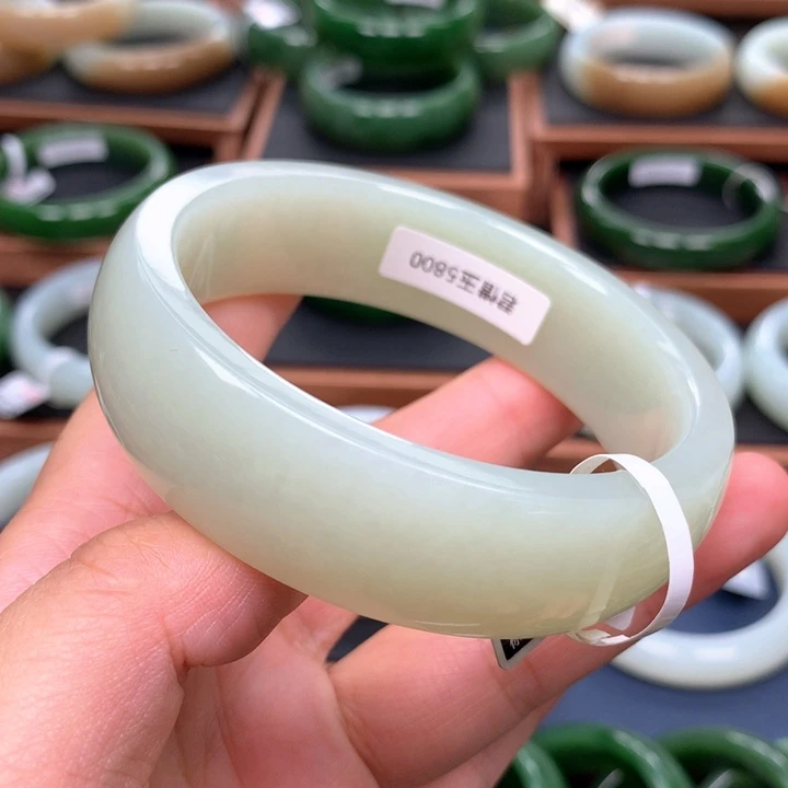 未镶嵌手镯和田玉61