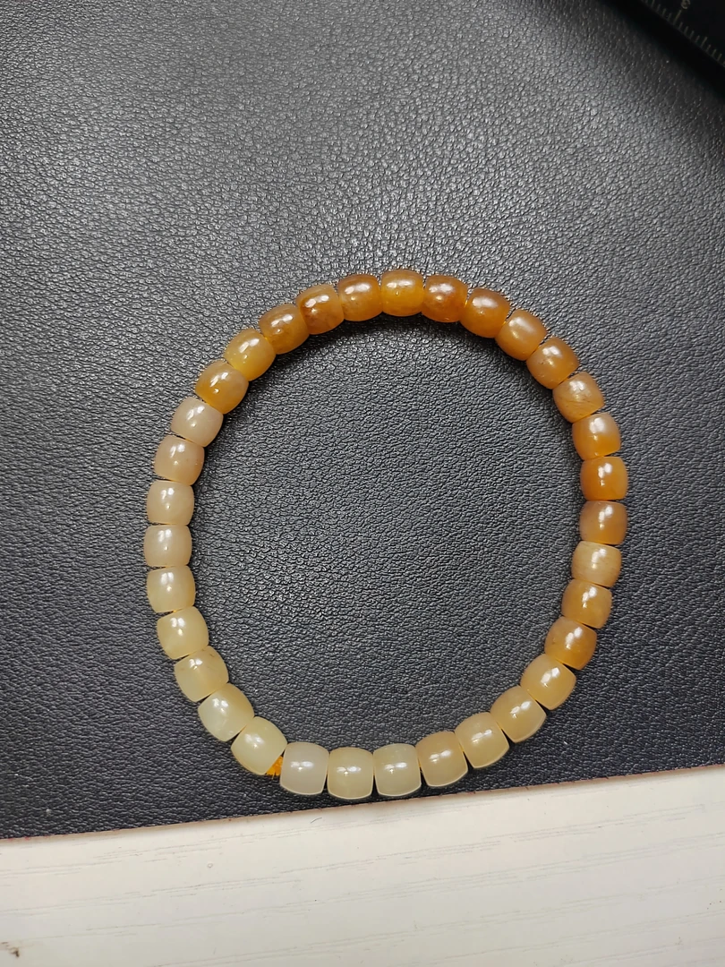 和田玉手串，肉质细腻油性好