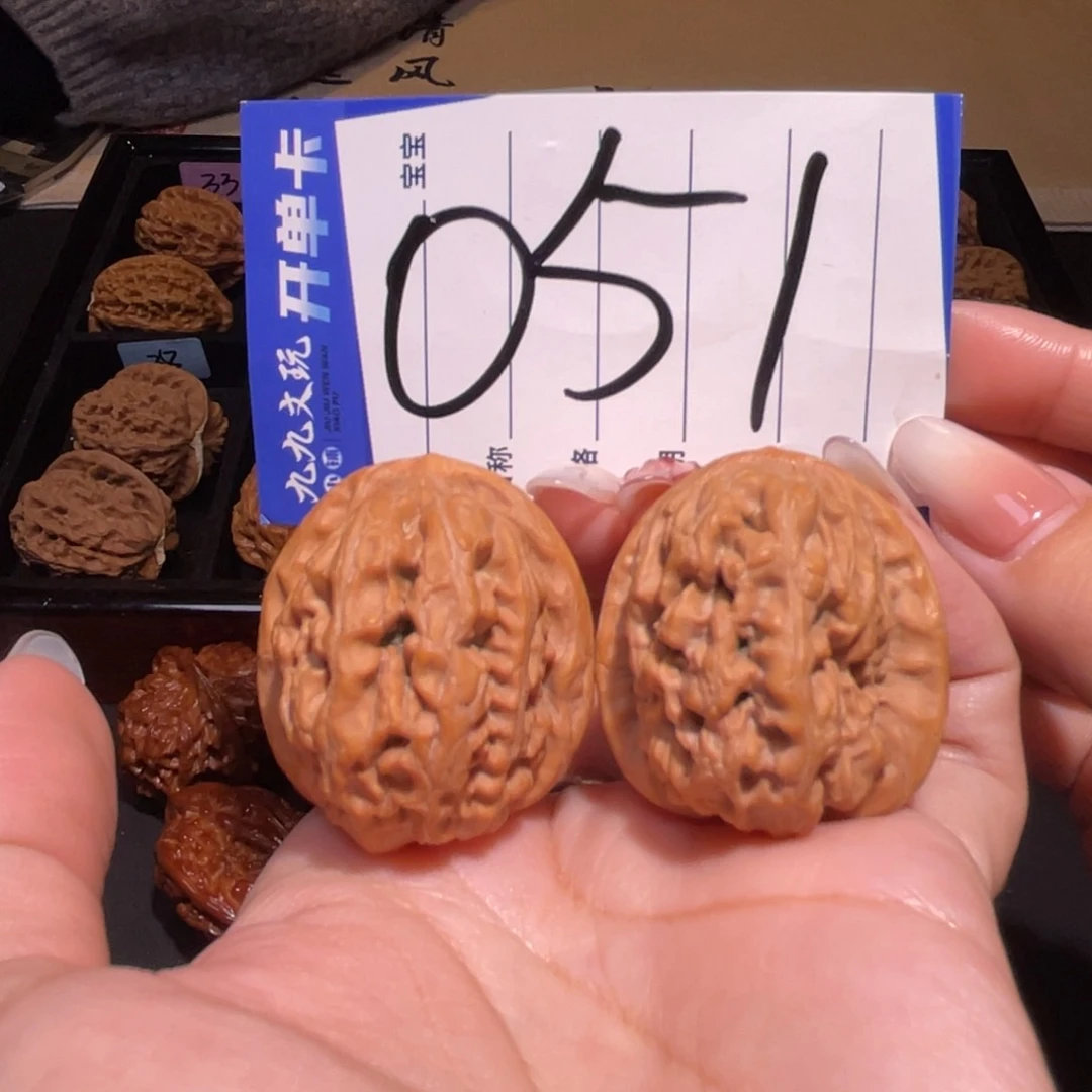 把件文玩核桃33山一代红莲