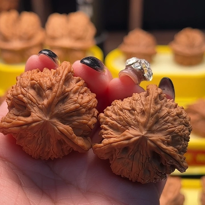 文玩核桃吊坠九山顶三棱 36尺 全品