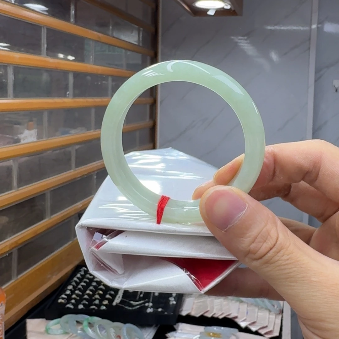 翡翠未镶嵌手镯翡翠