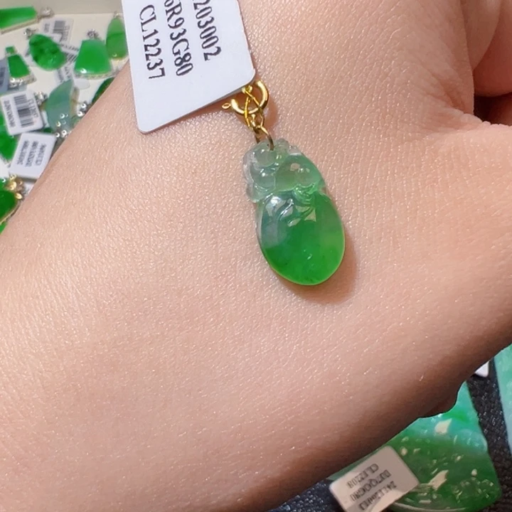 翡翠颈饰18K金镶嵌翡翠