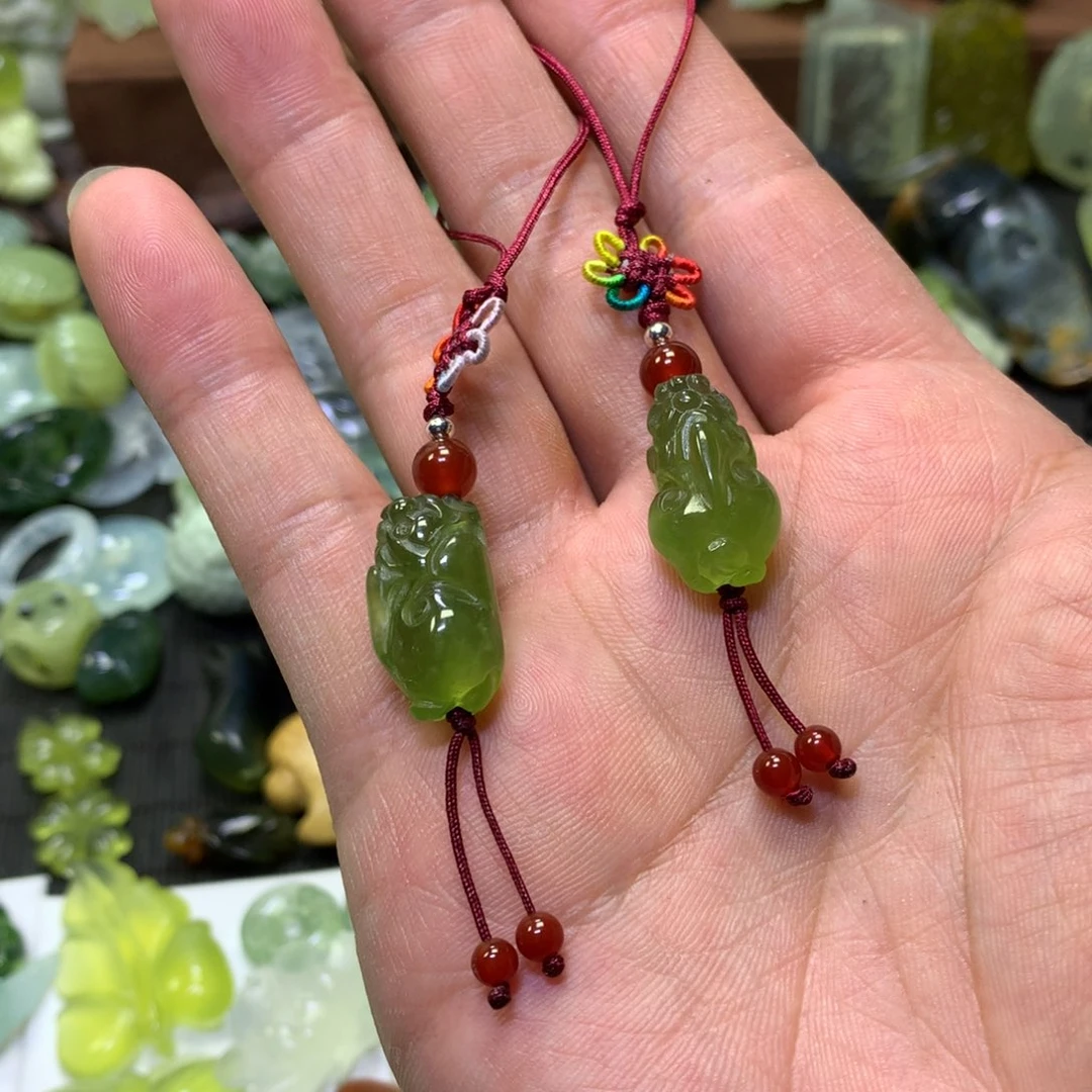 岫玉未镶嵌颈饰?*雅貔貅