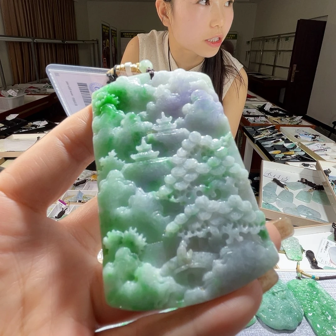 翡翠未镶嵌颈饰一