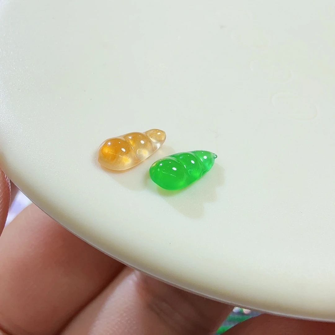 翡翠未镶嵌颈饰裸石