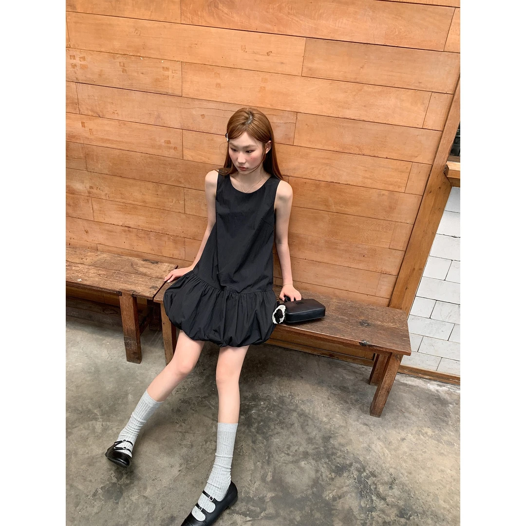 小个子白色无袖背心连衣裙子女夏季2025新款设计感小众花苞蓬蓬裙