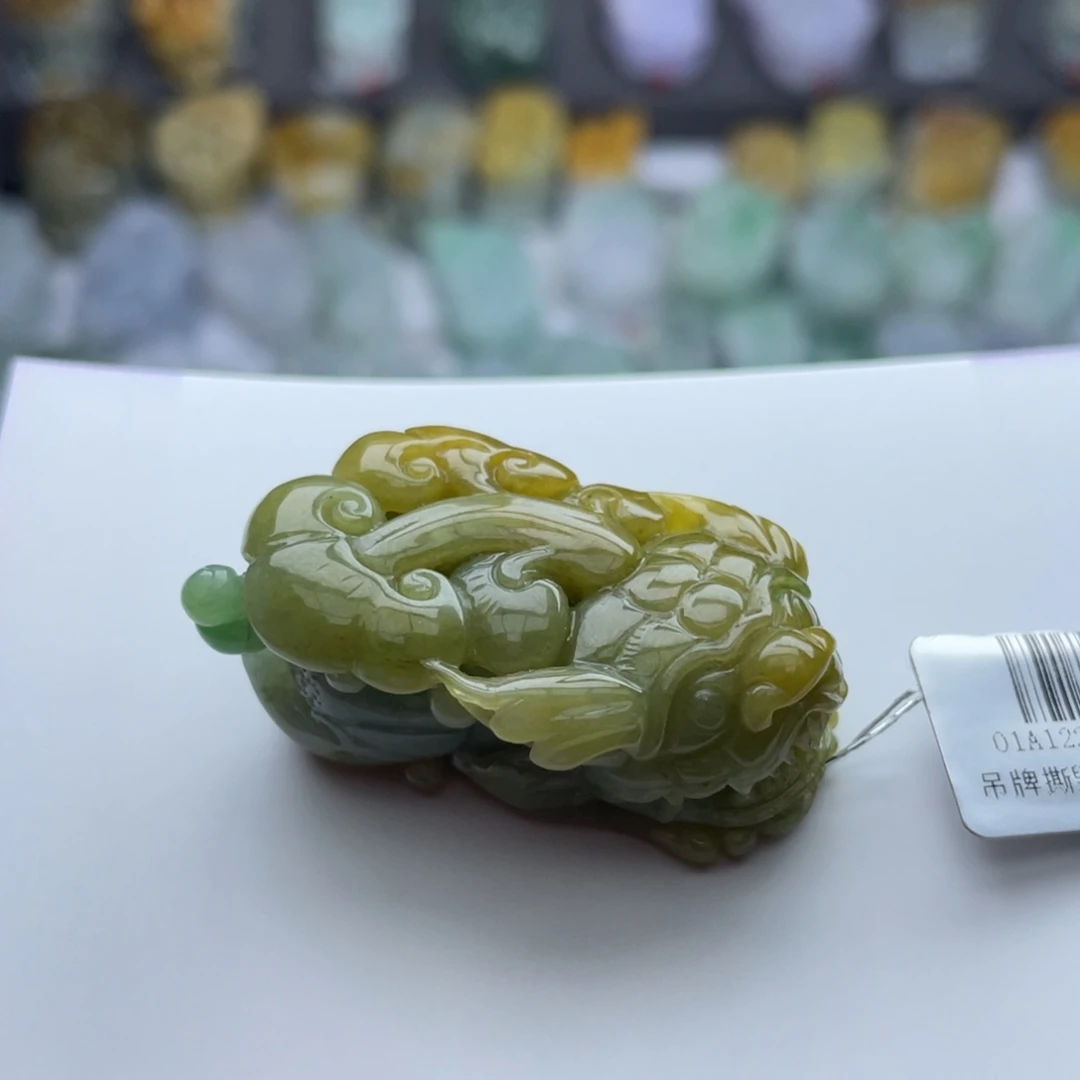 翡翠颈饰未镶嵌貔貅